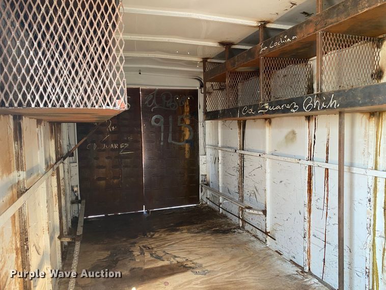 image for item JW9401 2009 CM  enclosed cargo trailer