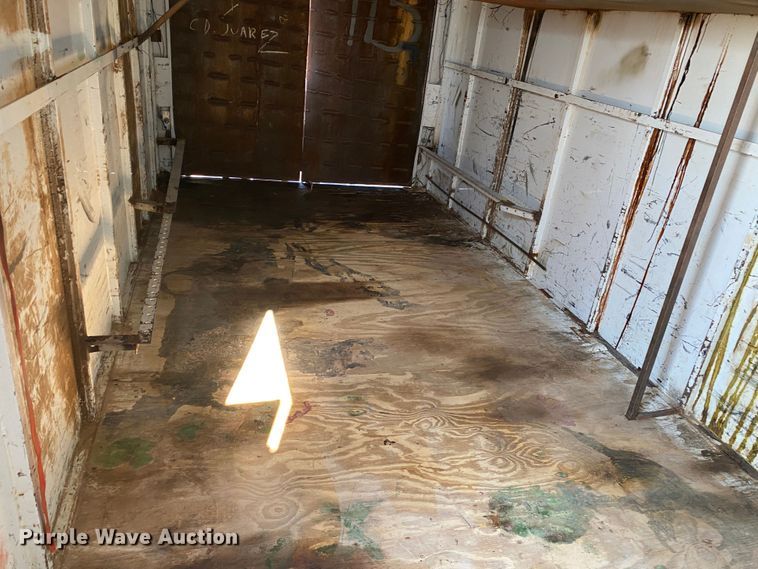 image for item JW9401 2009 CM  enclosed cargo trailer