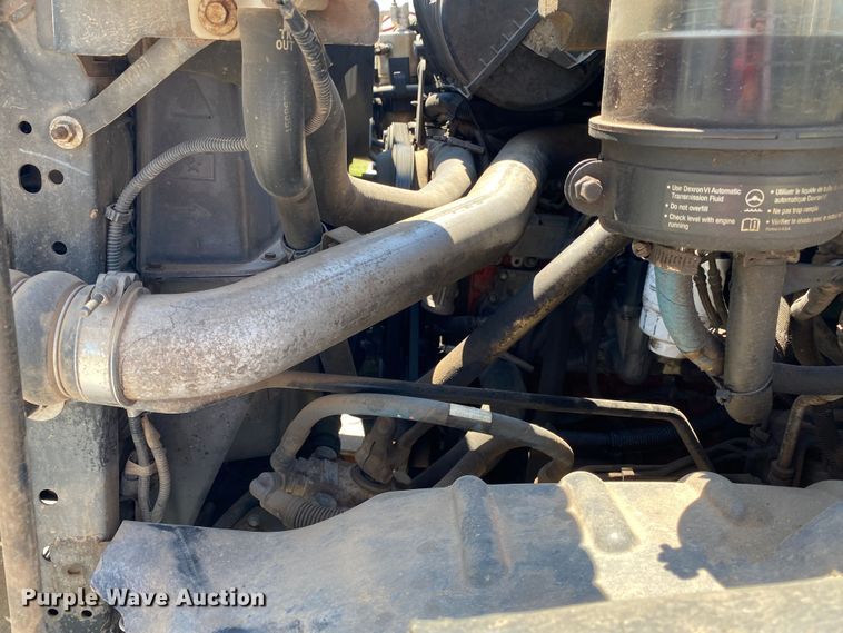 image for item JW9471 2006 Chevrolet C7500  flatbed truck