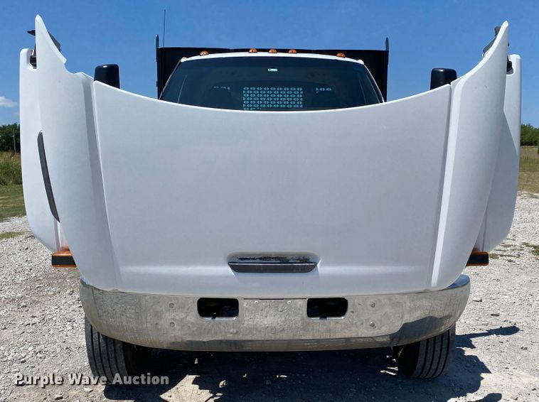 image for item JW9471 2006 Chevrolet C7500  flatbed truck