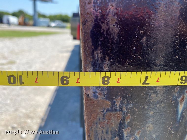 image for item JW9471 2006 Chevrolet C7500  flatbed truck