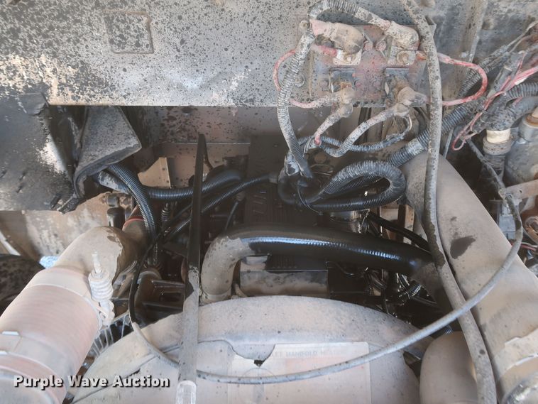 image for item JX9228 2000 Freightliner MT45  delivery truck