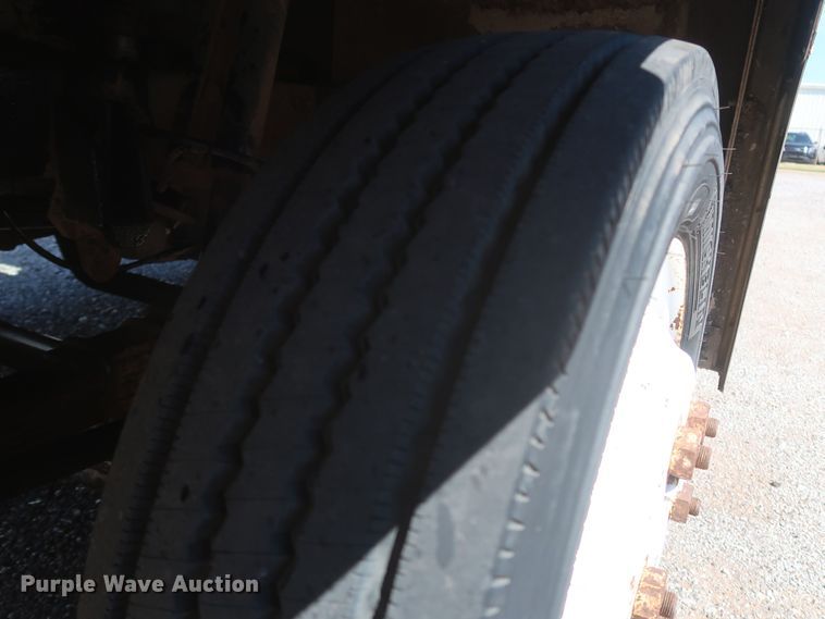 image for item JX9228 2000 Freightliner MT45  delivery truck