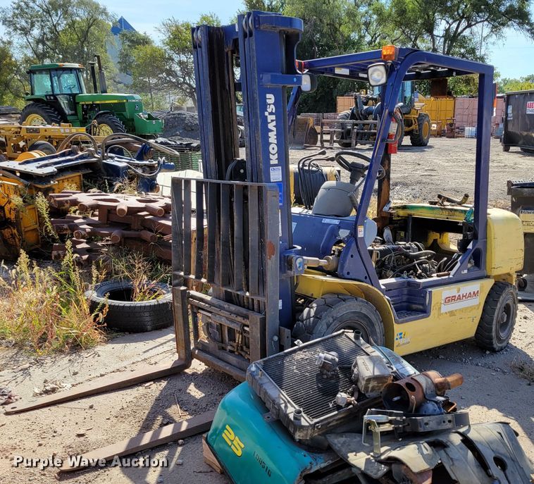 image for item JZ9117 Komatsu FG25T-12  forklift