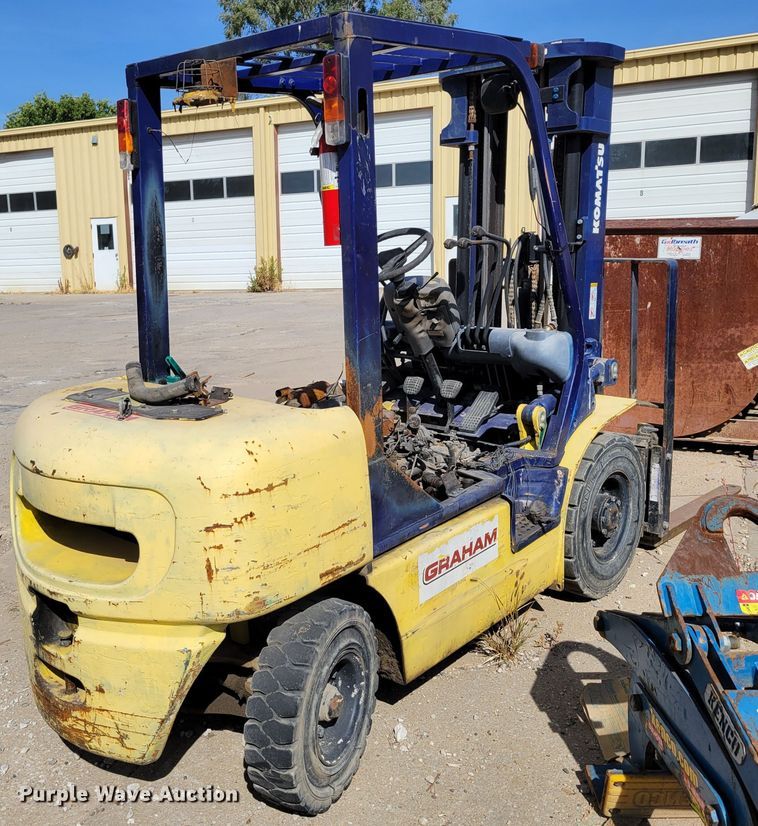 image for item JZ9117 Komatsu FG25T-12  forklift