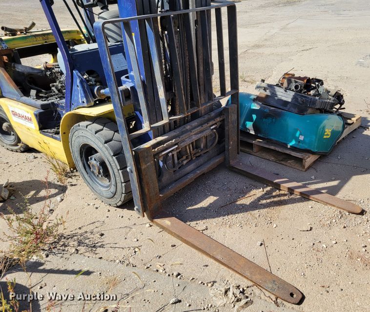 image for item JZ9117 Komatsu FG25T-12  forklift