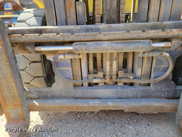 image for item JZ9117 Komatsu FG25T-12  forklift