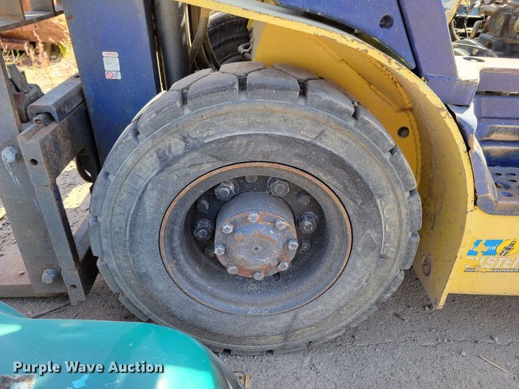 image for item JZ9117 Komatsu FG25T-12  forklift