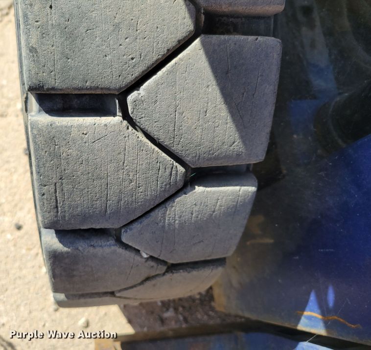 image for item JZ9117 Komatsu FG25T-12  forklift