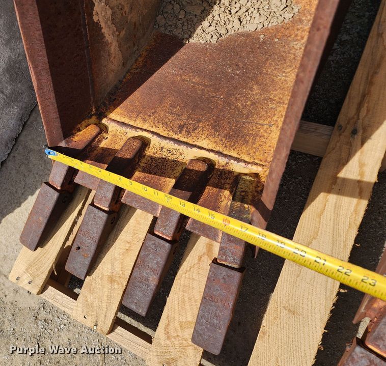 image for item KH9208 (4) Case backhoe attachments