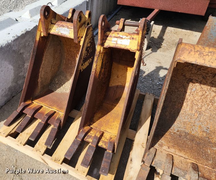 image for item KH9208 (4) Case backhoe attachments