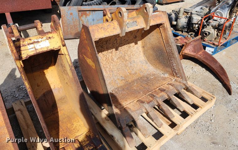 image for item KH9208 (4) Case backhoe attachments