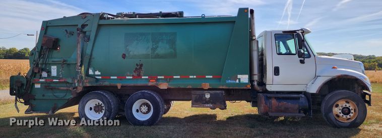 image for item KH9212 2005 International 7600  refuse truck