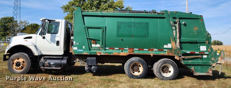 image for item KH9212 2005 International 7600  refuse truck