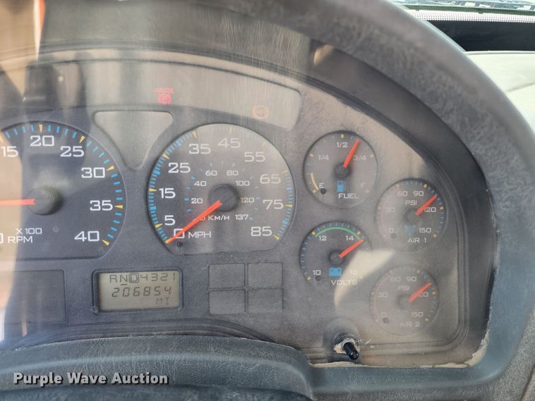 image for item KH9212 2005 International 7600  refuse truck