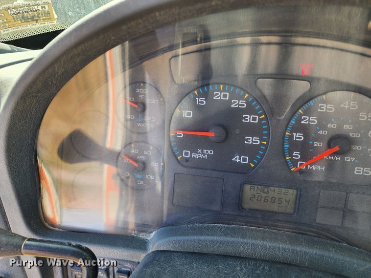 image for item KH9212 2005 International 7600  refuse truck