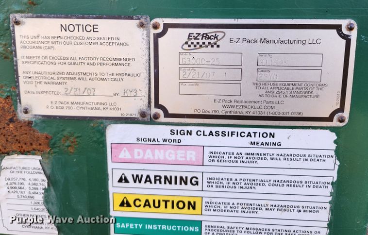 image for item KH9212 2005 International 7600  refuse truck