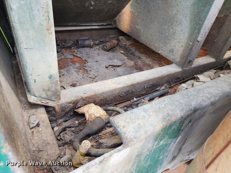 image for item KH9212 2005 International 7600  refuse truck