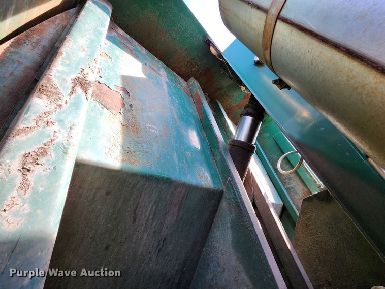 image for item KH9212 2005 International 7600  refuse truck