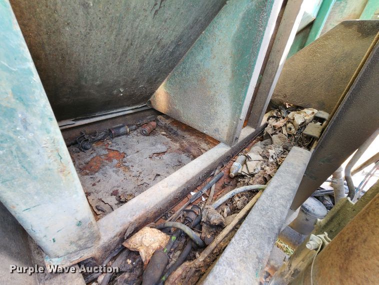 image for item KH9212 2005 International 7600  refuse truck