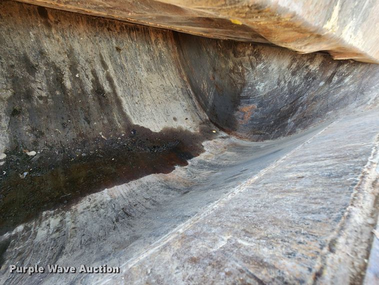 image for item KH9212 2005 International 7600  refuse truck