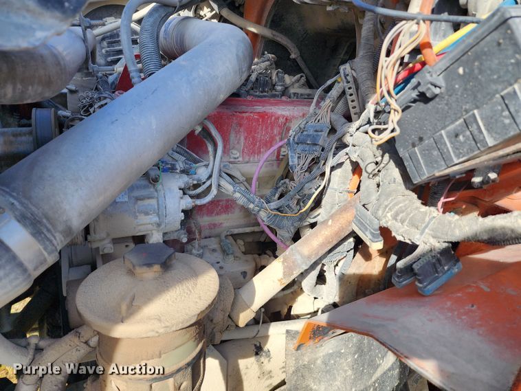 image for item KH9212 2005 International 7600  refuse truck