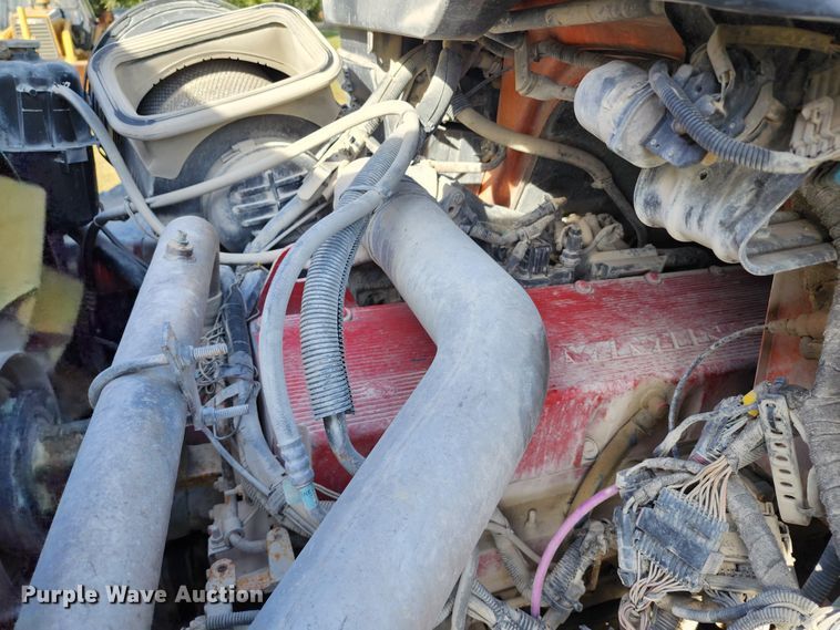 image for item KH9212 2005 International 7600  refuse truck