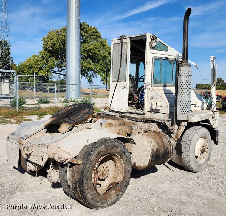 image for item KH9213 2006 Kalmar 30  yard truck