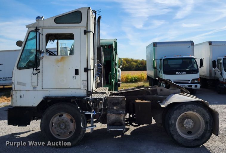 image for item KH9213 2006 Kalmar 30  yard truck