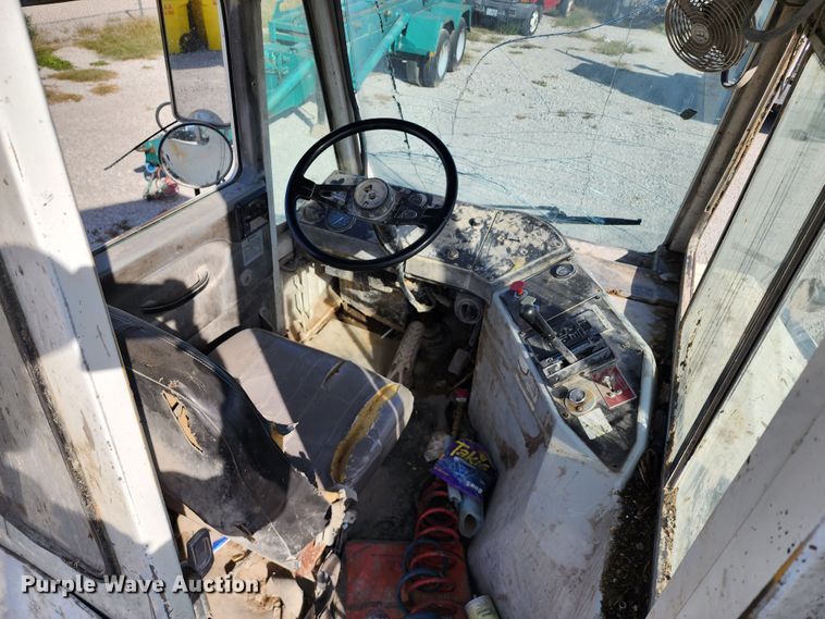 image for item KH9213 2006 Kalmar 30  yard truck