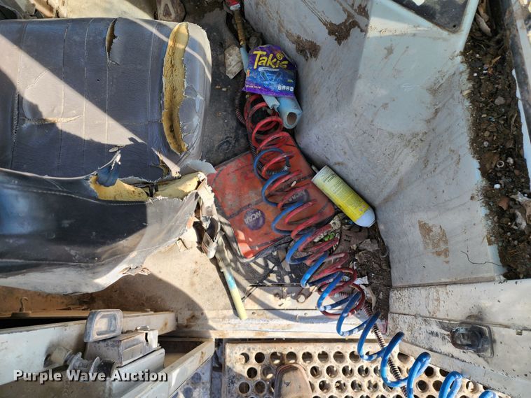 image for item KH9213 2006 Kalmar 30  yard truck