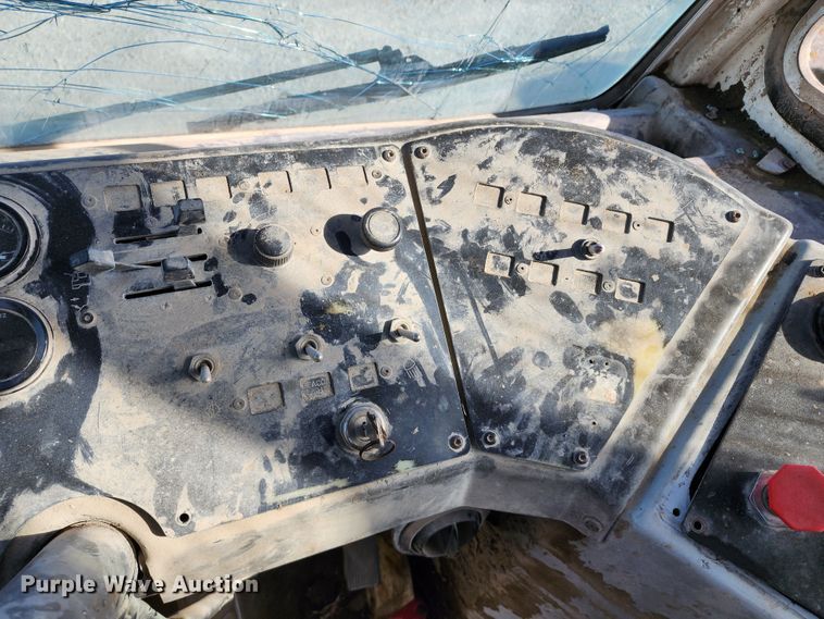 image for item KH9213 2006 Kalmar 30  yard truck