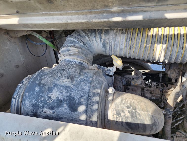 image for item KH9213 2006 Kalmar 30  yard truck