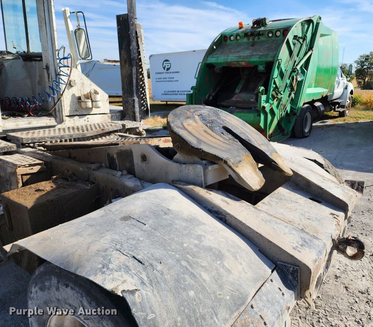 image for item KH9213 2006 Kalmar 30  yard truck