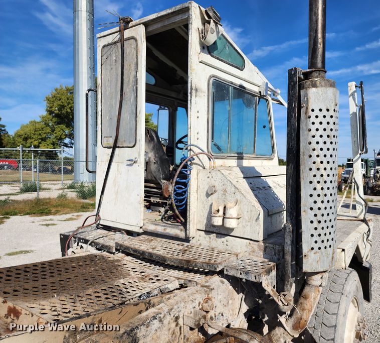 image for item KH9213 2006 Kalmar 30  yard truck