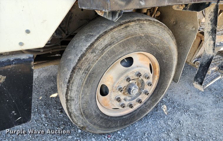 image for item KH9213 2006 Kalmar 30  yard truck