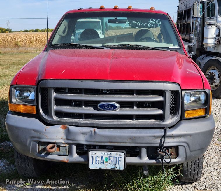 image for item KH9215 1999 Ford F550  truck cab and chassis