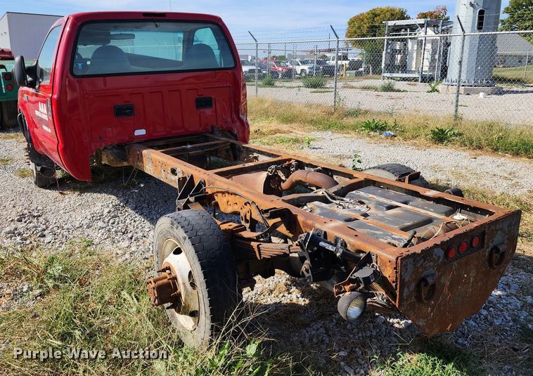 image for item KH9215 1999 Ford F550  truck cab and chassis