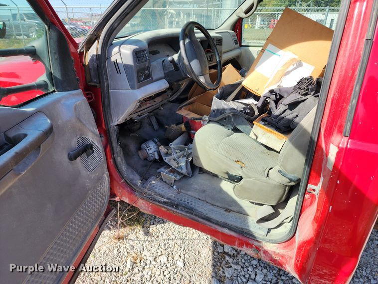 image for item KH9215 1999 Ford F550  truck cab and chassis