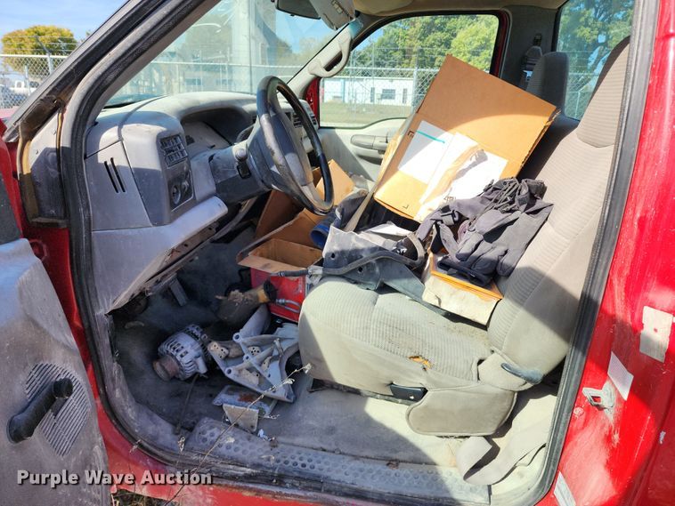 image for item KH9215 1999 Ford F550  truck cab and chassis