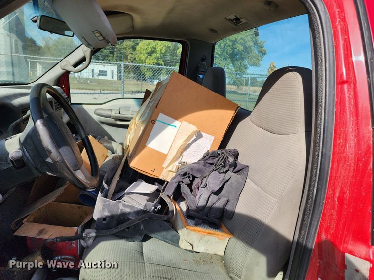 image for item KH9215 1999 Ford F550  truck cab and chassis