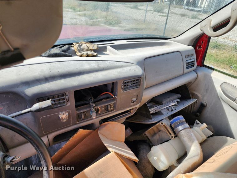 image for item KH9215 1999 Ford F550  truck cab and chassis