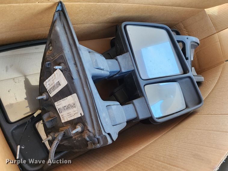 image for item KH9215 1999 Ford F550  truck cab and chassis