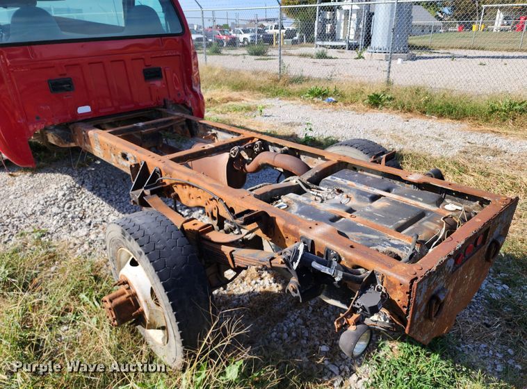 image for item KH9215 1999 Ford F550  truck cab and chassis