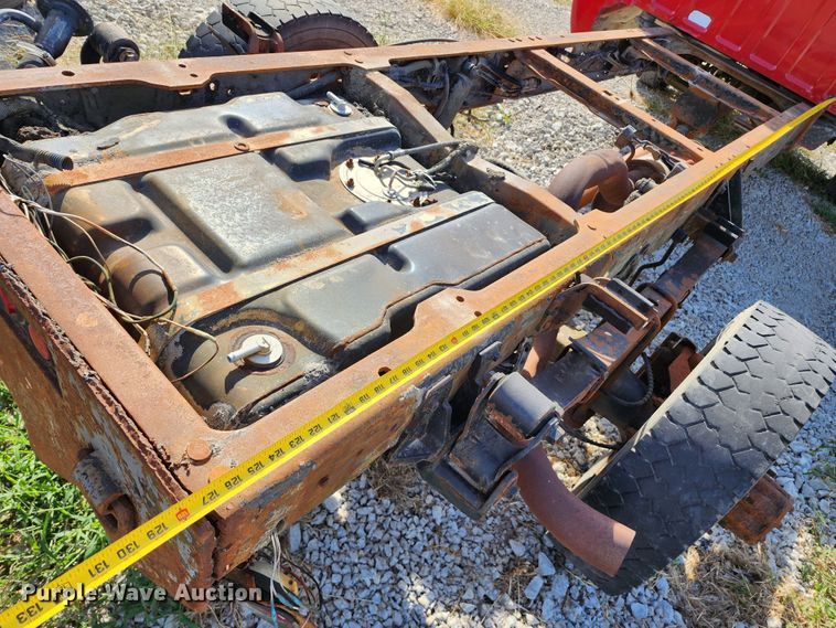 image for item KH9215 1999 Ford F550  truck cab and chassis