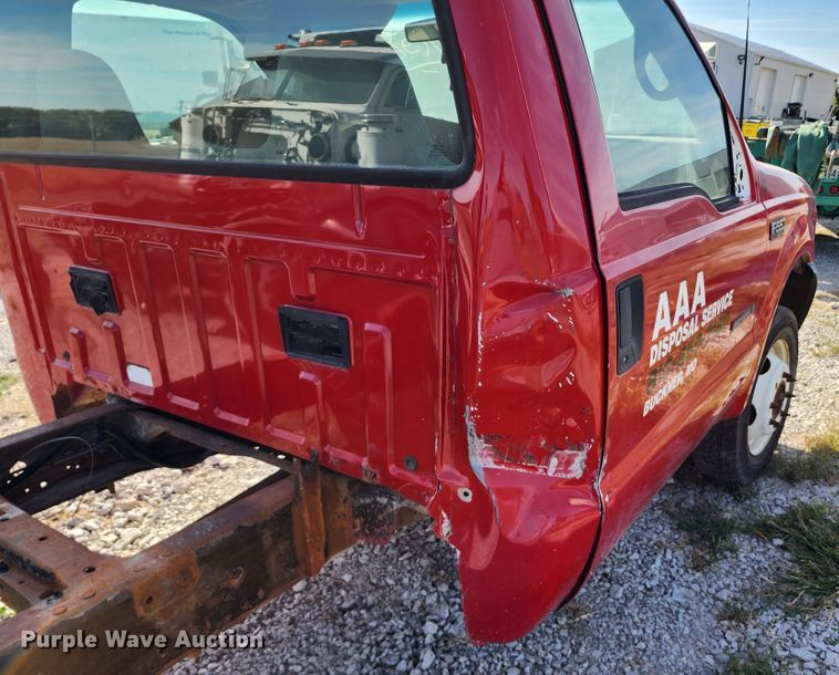 image for item KH9215 1999 Ford F550  truck cab and chassis