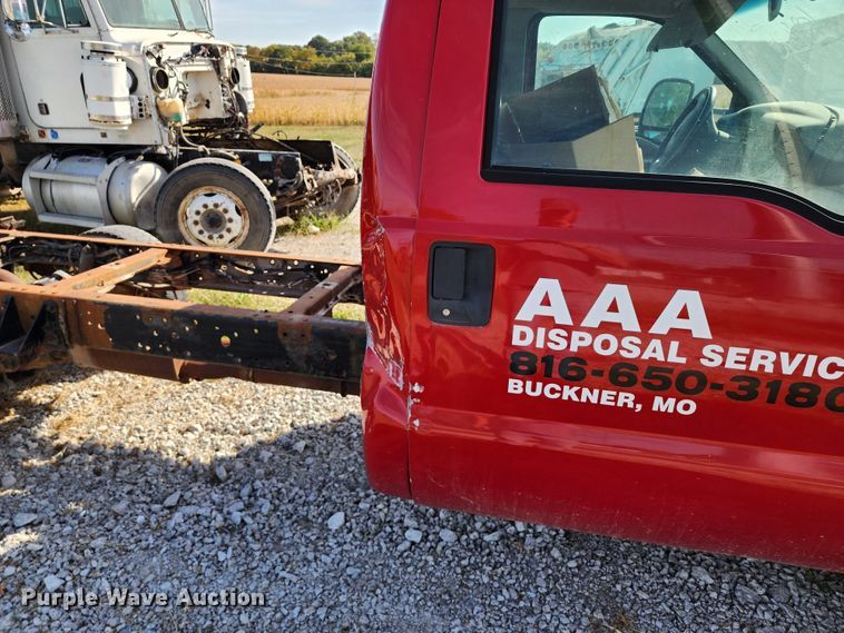 image for item KH9215 1999 Ford F550  truck cab and chassis