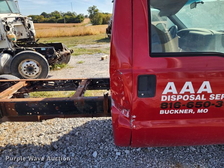 image for item KH9215 1999 Ford F550  truck cab and chassis