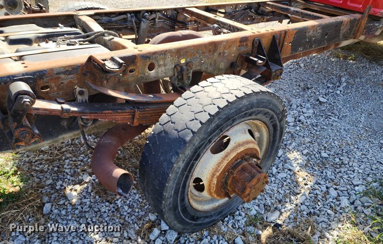 image for item KH9215 1999 Ford F550  truck cab and chassis