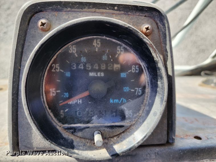 image for item KH9217 2001 Mack MR  truck cab and chassis